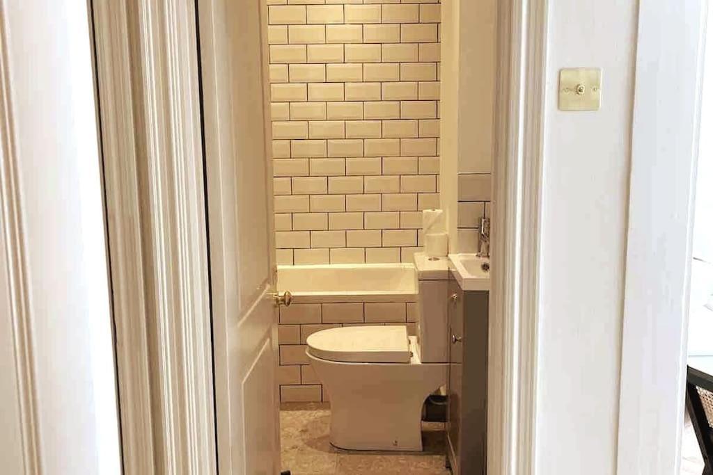 Ferienwohnung Courtyard Garden, Beautifully Finished Flat - Ba1 Bath Exterior foto